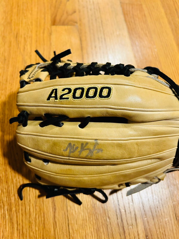 2022 Pitcher's 12" A2000 Baseball Glove
