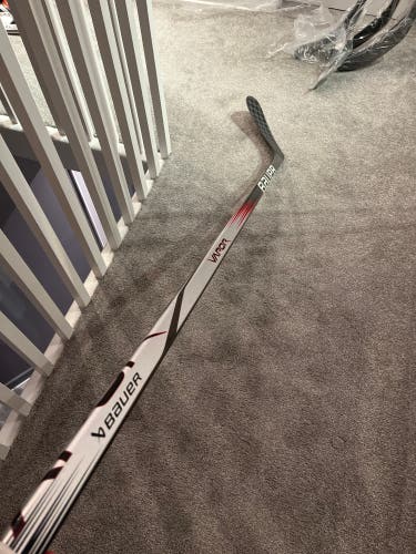 Senior Left Hand P92 Vapor Team Hockey Stick