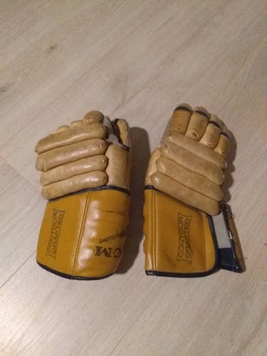 Used CCM Gloves 13"