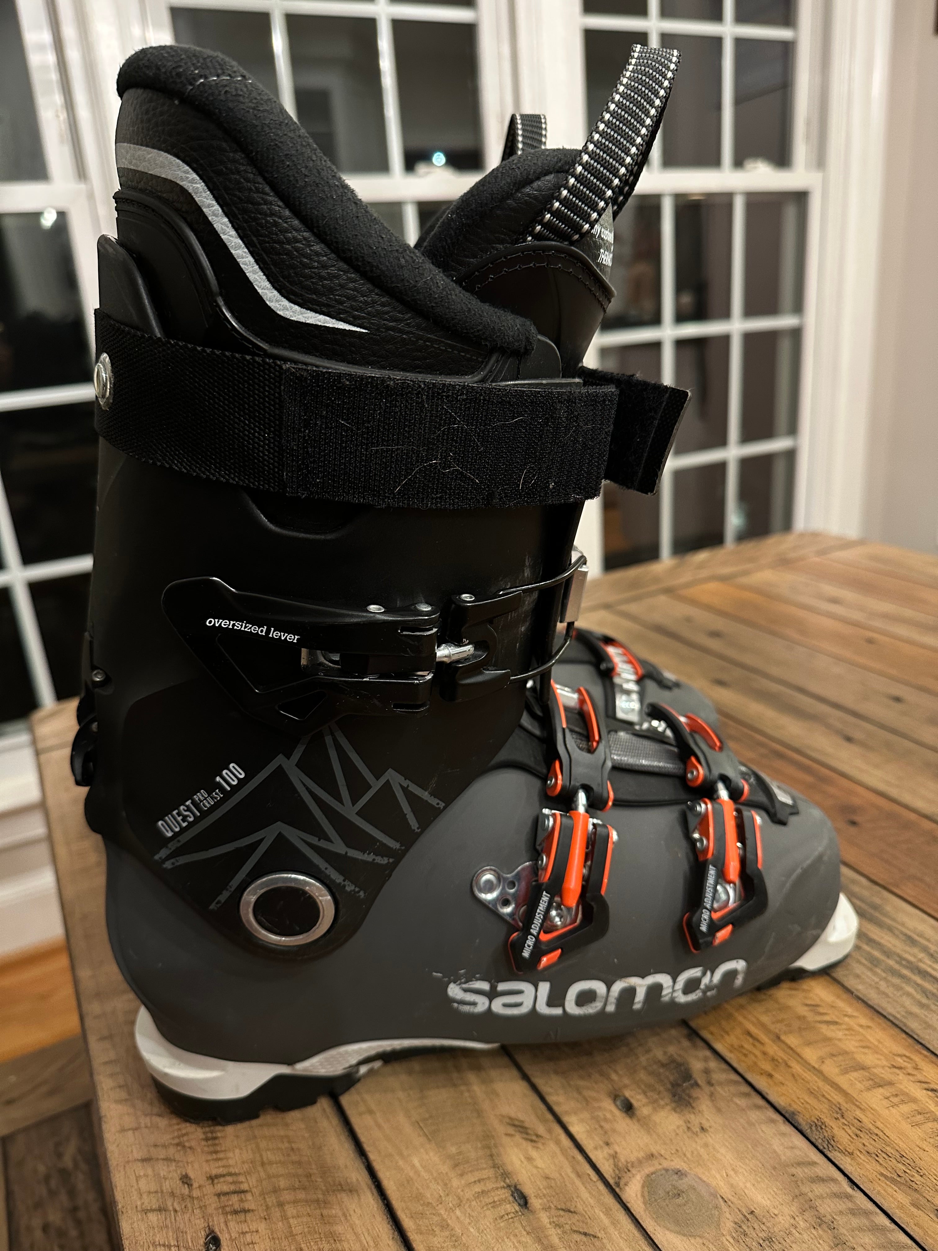 Used Salomon Pro Ski Boots size 28.5 | SidelineSwap