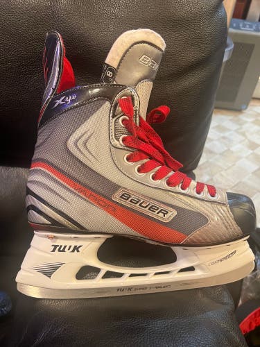 Used Bauer Regular Width Size 8 Vapor X4.0 Hockey Skates