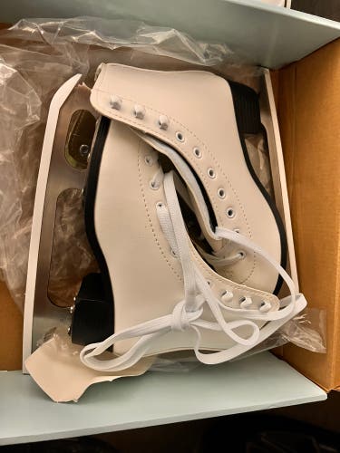 New American Size 3 Figure Skates