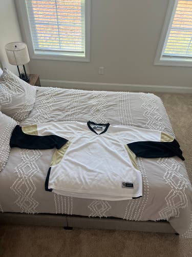 White Used Adult Unisex  Jersey