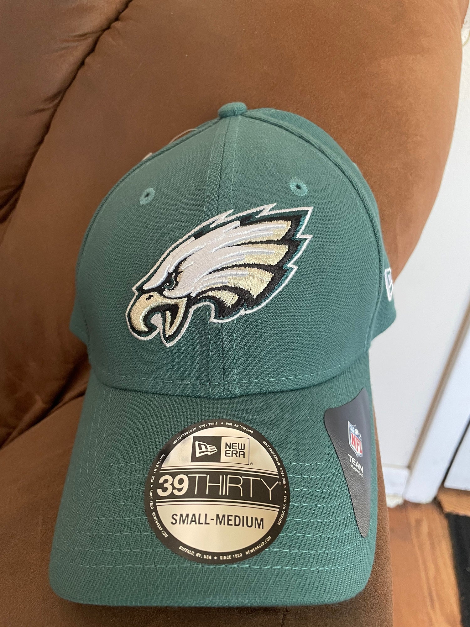 PHILADELPHIA EAGLES TEAM ISSUED NEW ERA FLEX-FIT ADULT HAT M / L