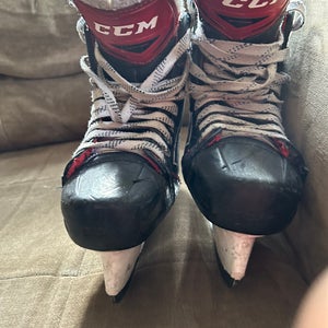 CCM JR Skates