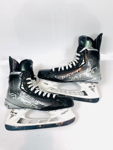 Bauer Regular Width Pro Stock Size 8.5 Vapor Hyperlite Hockey Skates