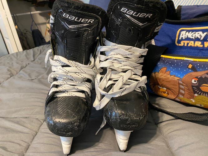 Used Bauer Regular Width  Size 4 Supreme Matrix Hockey Skates