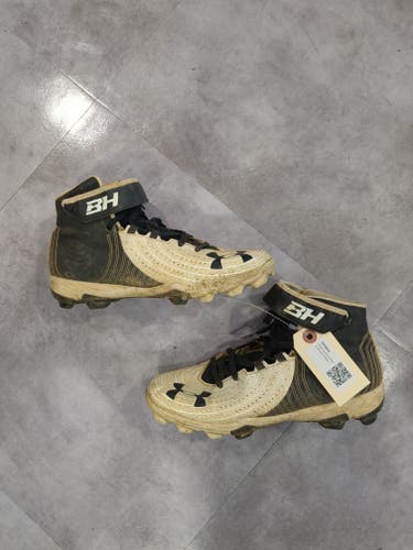 Used Youth 6.0 Under Armour Cleats