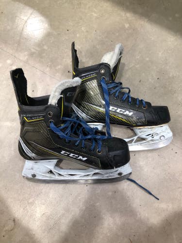 Used Junior CCM Tacks Classic Hockey Skates D&R (Regular) 4.0