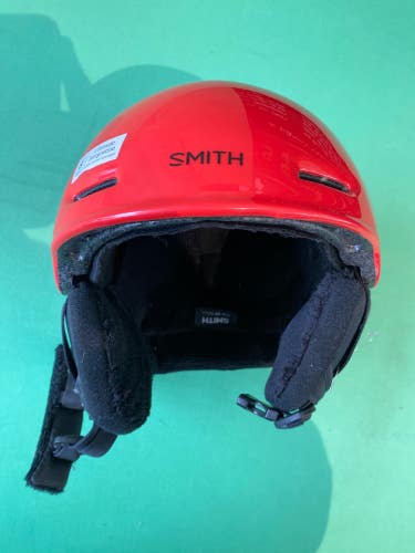 Used Kid's Smith Zoom Jr. Snowboarding Helmet (Size: Small)