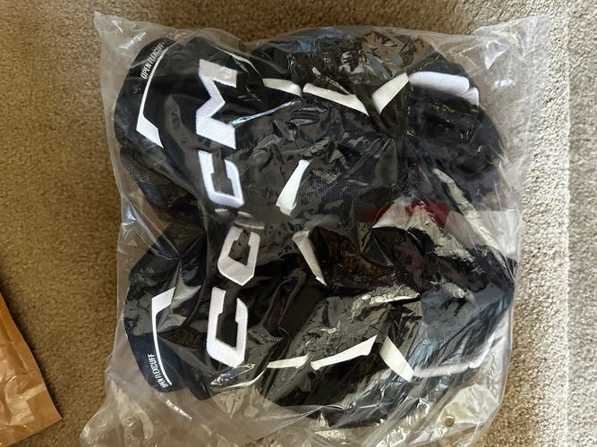 CCM FT6pro gloves