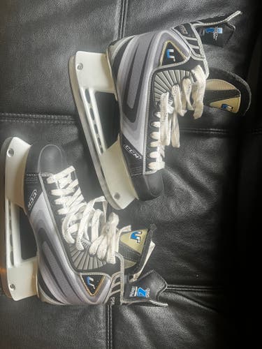 Senior Used CCM U+ Pro Hockey Skates Regular Width Size 8.5