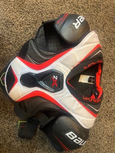 Used Medium Bauer Vapor 2X Shoulder Pads
