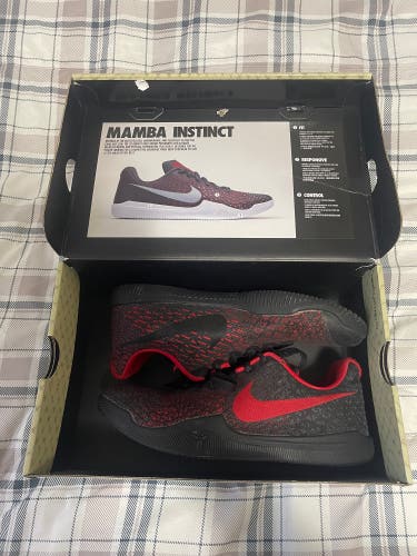 Kobe Instinct Size 8