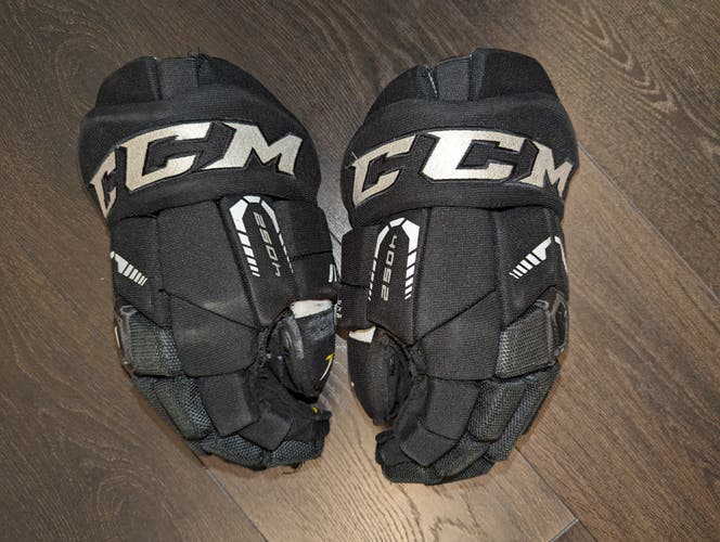 CCM Tacks 4052 Gloves 15"