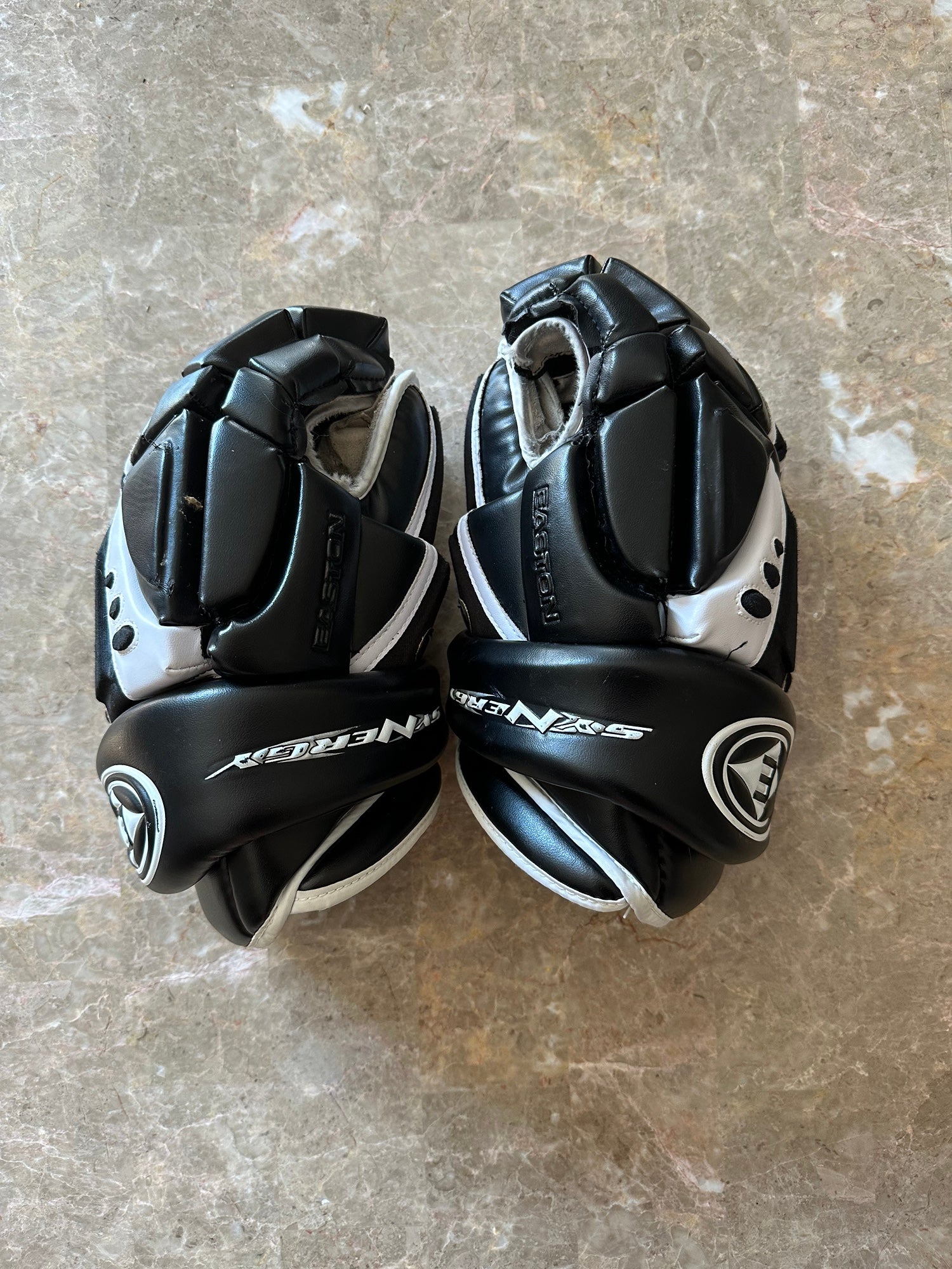 Easton synergy EQ50 hockey gloves | SidelineSwap