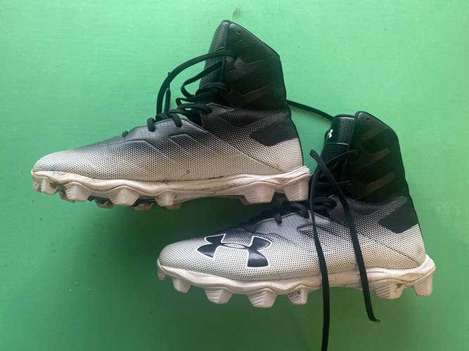 Used Under Armour Highlight Football Cleats - Size: M 9.0 (W 10.0)