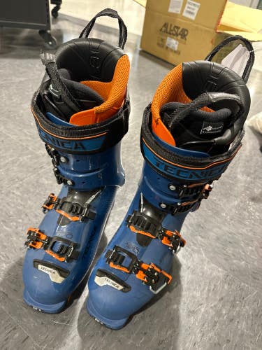 Mondo 22 & mondo 22.5 (263-269mm) Used Men's Tecnica Mach 1 Ski Boots