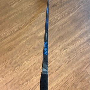 Senior Left Hand P92 Nexus 8000 Hockey Stick