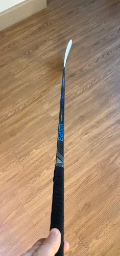 Senior Left Hand P92 Nexus 8000 Hockey Stick