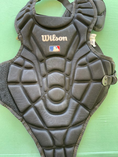 Wilson WB5720201 Wilson EZ Gear Catcher's Equipment Kit Youth