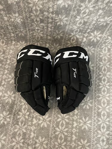 Used Black CCM HGT4R Gloves Size 12"