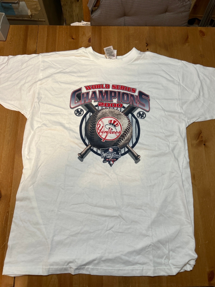 Vintage NY YANKEES World Series Champion 2000 T -Shirt