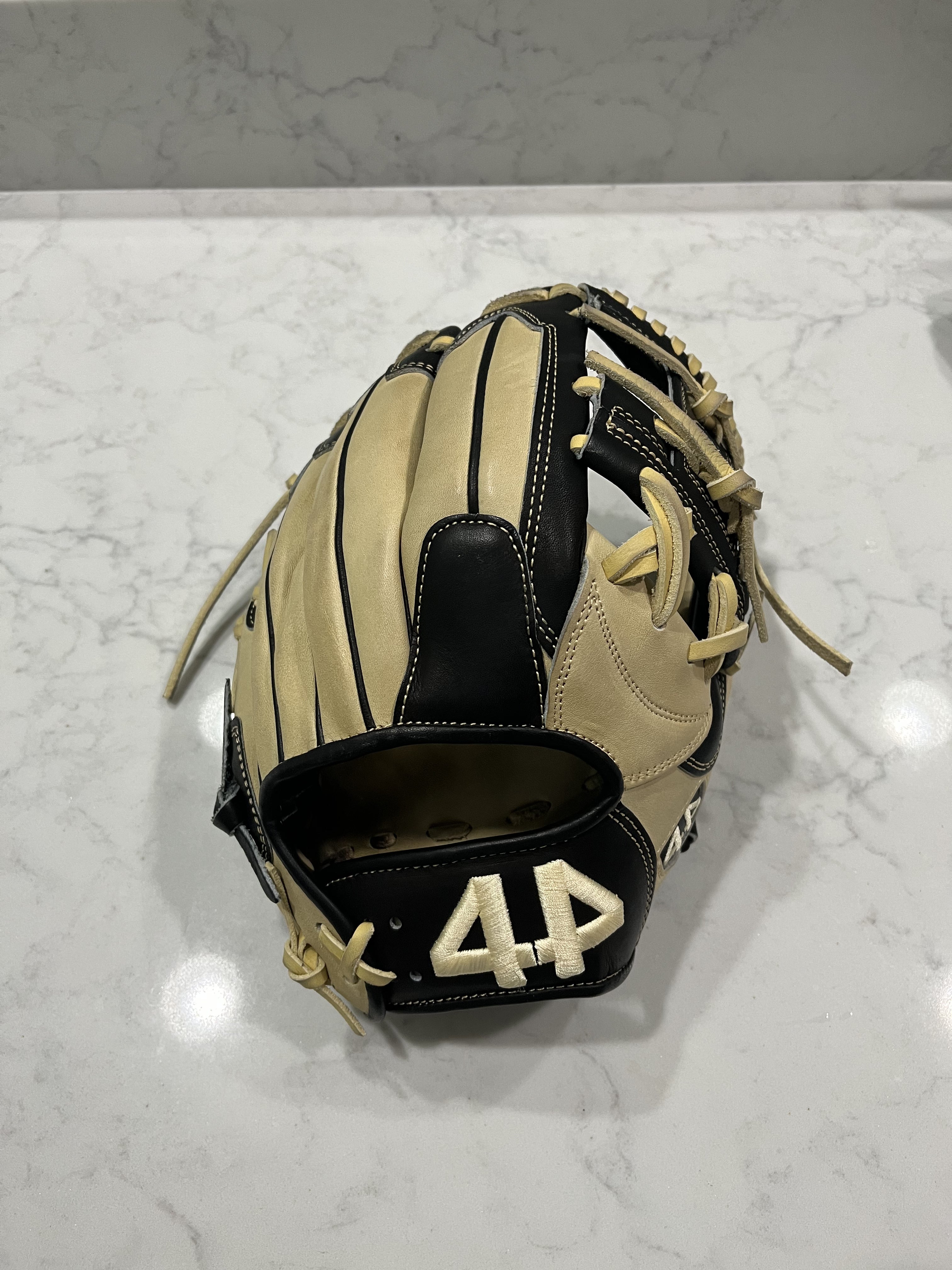 2021 Infield 11.5 Signiture Series Baseball Glove