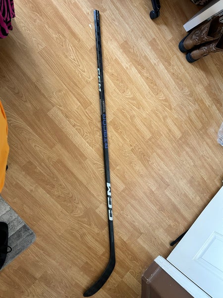 Used Easton V5E 65 Flex Pattern E3 Senior One Piece Sticks Senior One Piece  Sticks