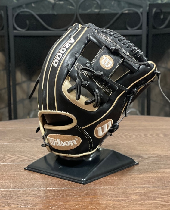 Wilson A2000 1786 Black and Blonde