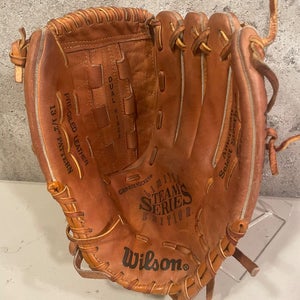 Wilson Team Series Baseball Glove RHT Steerhide!!