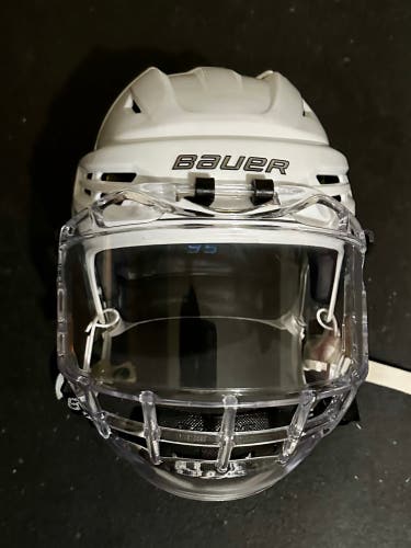 Used Small Bauer Re-Akt 95 Helmet