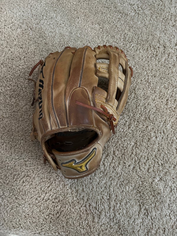 12.75 Inch Customizable Mizuno GMP7C Pro Limited Baseball Glove