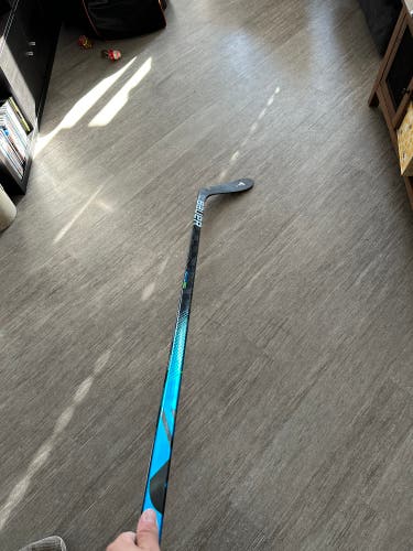 Int RH P28 Nexus Geo Hockey Stick