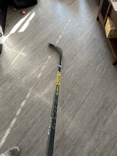 Senior RH P29 95 FlexSuper Tacks AS2 Pro Hockey Stick
