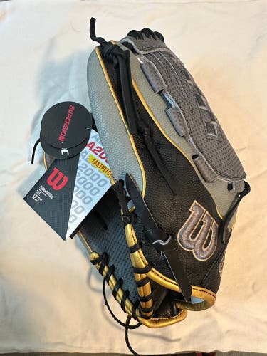NEW 2022 Wilson A2000 SC V125SS 12.5" Outfield Fastpitch Softball Glove
