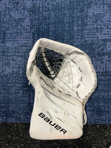Bauer hyperlite 2 goalie glove