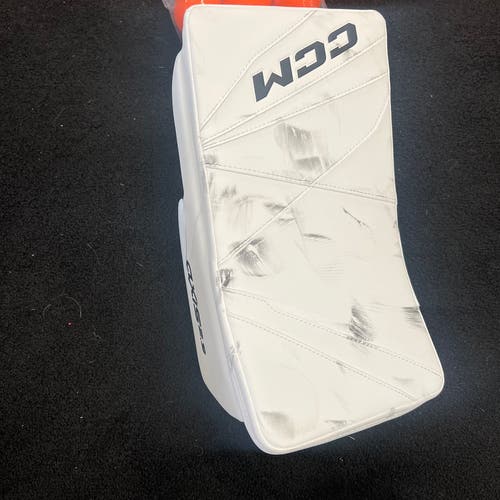 CCM axis 2.9 Senior goalie blocker regular