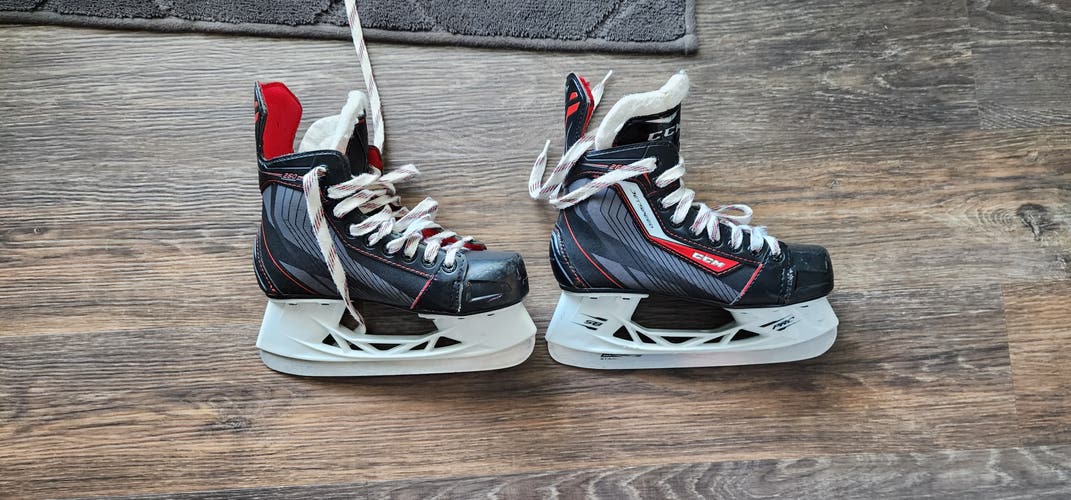 Used CCM JetSpeed 260 Hockey Skates Regular Width Size 3