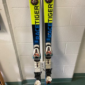 Volkl 2017 Racetiger SL Skis With Bindings
