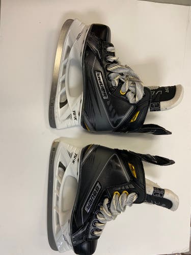 Junior New Bauer Supreme S170 Hockey Skates Regular Width Size 1