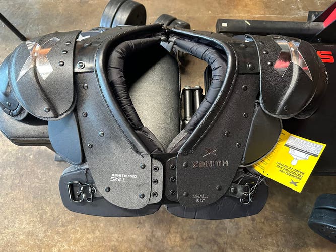 Adult Small Xenith Pro Skill Shoulder Pads
