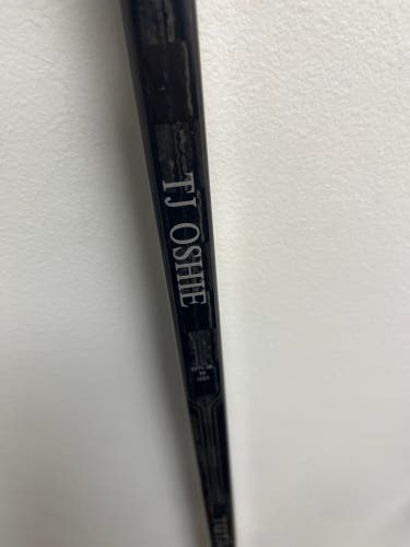 Brand new TJ Oshie Pro stock Bauer NXG RH stick