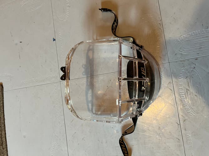 Used Bauer Concept 3 Full Shield Senior Size
