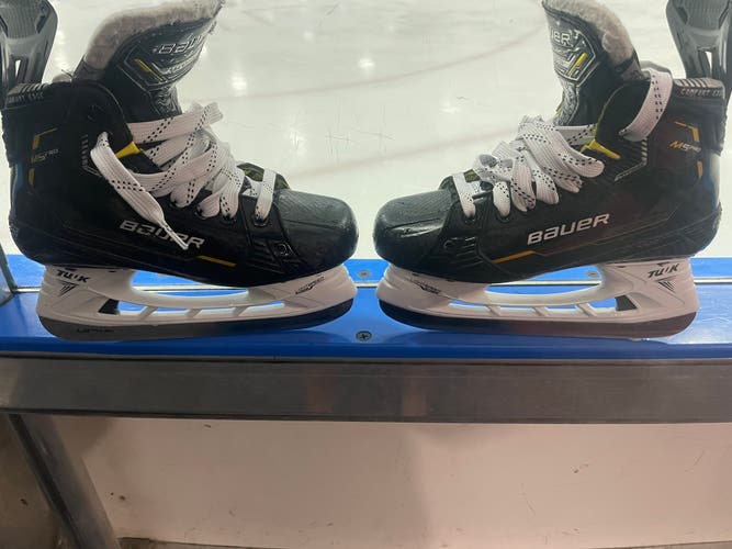 Used Bauer Regular Width Size 2.5 Supreme M5 Pro Hockey Skates