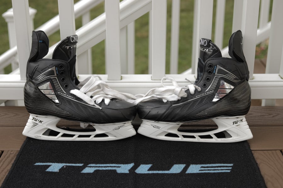 Used True Wide Width Size 9.5 Pro Custom Hockey Skates