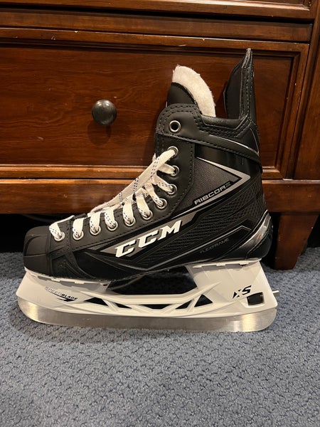 Senior CCM Regular Width Pro Stock Size 7.5 RibCor 80K Hockey Skates