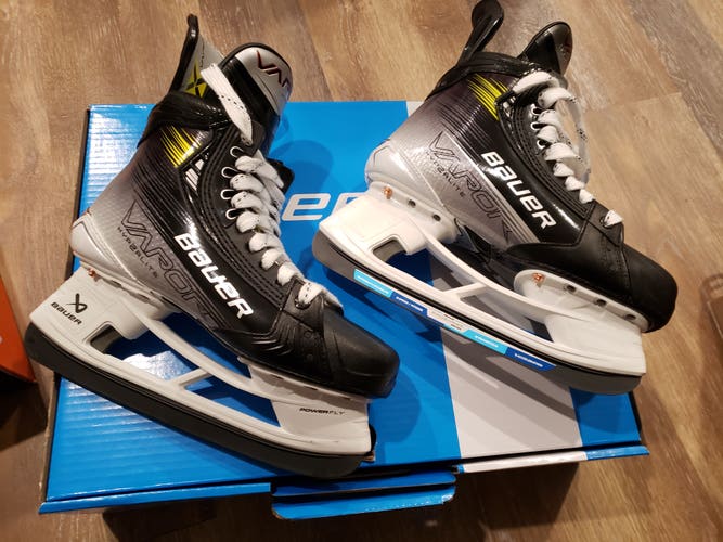 Senior Used Bauer Vapor Hyperlite 2 Hockey Skates Size 8.5