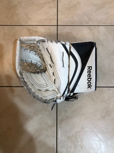 Full Right Reebok XLT24 Junior Goalie Glove