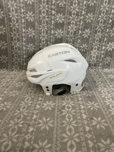 New Medium White Easton Stealth S17 Pro Helmet